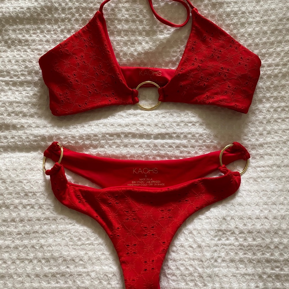 Kaoh’s Red Bikini